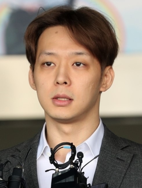 "<b>급여</b> 6억원 못 받아"…<b>박유천</b> 전 소속사 대표 <b>손배소</b> 패소