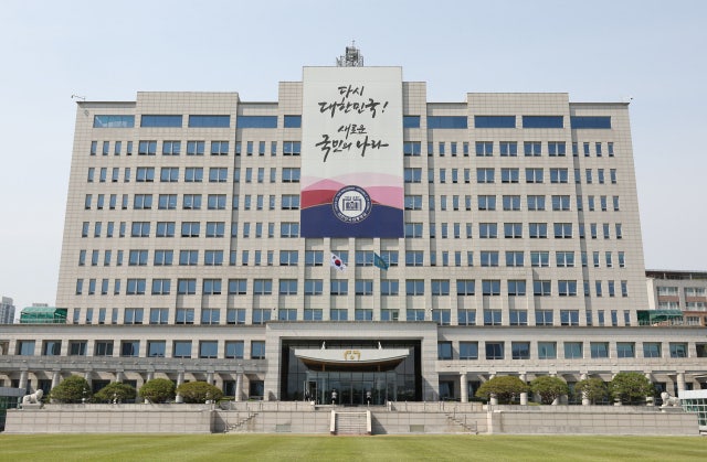 [속보] <b>신원식</b> "<b>트럼프</b>, 윤 <b>대통령</b>에게 취임 전 만나자 3~4차례 말해"