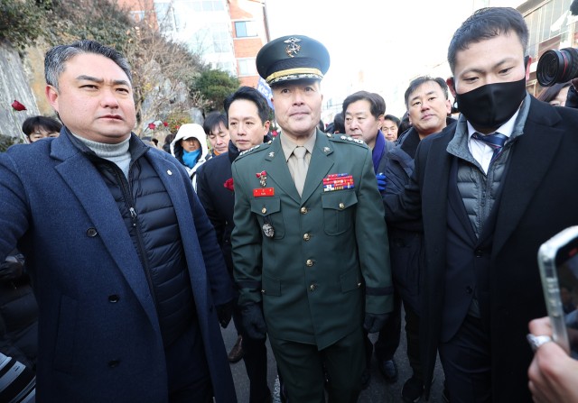 '채상병 사건 항명 혐의' <b>박정훈 대령</b> 1심 <b>무죄</b>