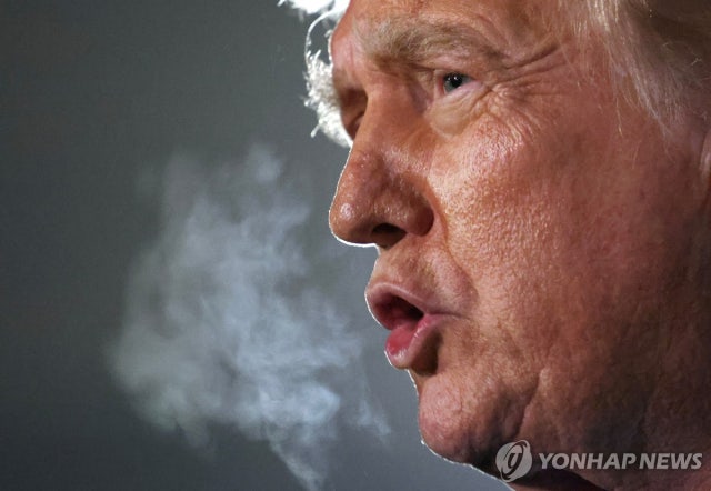그린란드 넘보는 트럼프…덴마크 20만 명 "<b>캘리포니아 사자</b>" <b>청원</b>
