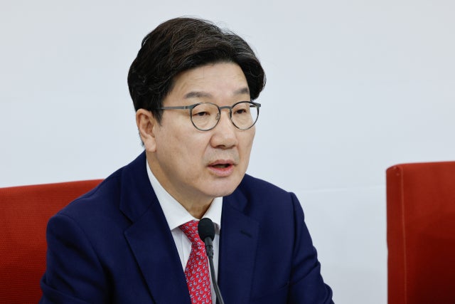 권성동, <b>헌법재판관 지명 논란</b>에 "韓, 대통령 모든 권한 행사 가능"