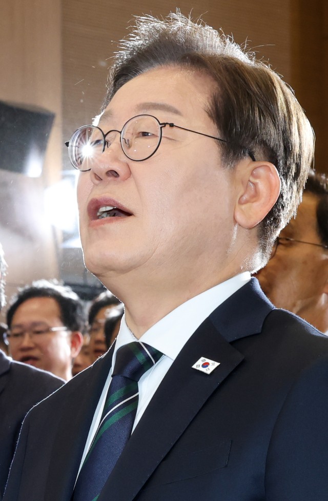 [속보] 대법, <b>이재명 선거법</b> 위반 유죄 취지 '파기환송'