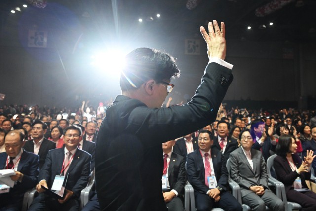 <b>한동훈</b> "李 독재 눈앞인데 우리끼리 드잡이" 비판
