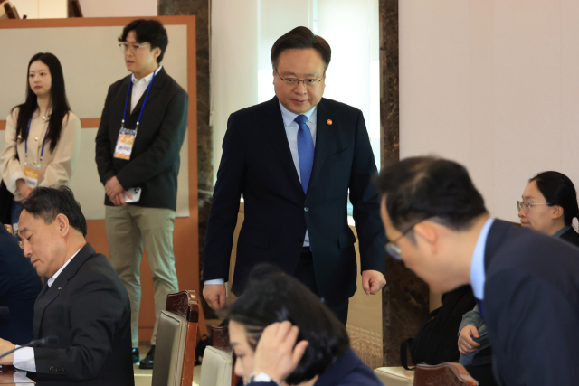 조규홍 보건복지부 장관이 지난달 17일 정부서울청사에서 열린 2025년도 제2차 국민연금기금운용위원회에 참석하고 있다. 연합뉴스