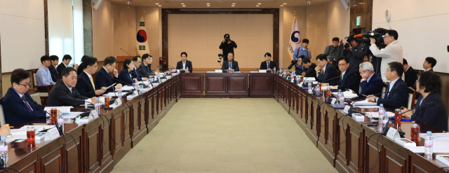 조규홍 보건복지부 장관이 지난달 17일 서울 종로구 정부서울청사에서 열린 2025년도 제2차 국민연금기금운용위원회에서 발언하고 있다.연합뉴스