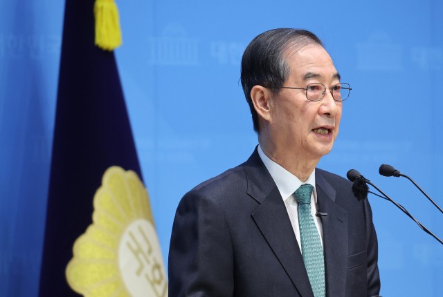[속보] <b>한덕수</b>, 단일화 관련 "국민께 불편함 드린 것 <b>송구</b>"