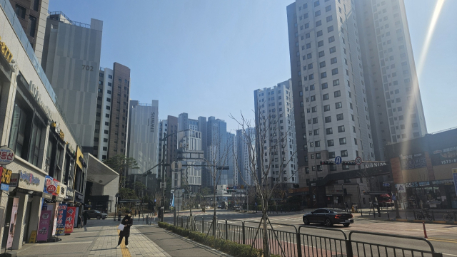 경기 과천시 신축 아파트 단지 모습.백주연 기자