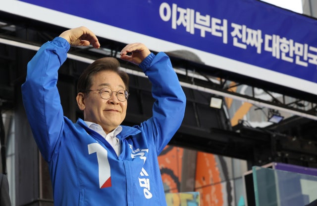 [속보] 이재명, <b>배우자 토론</b> 거절…"신성한 주권의 장을 이벤트화"