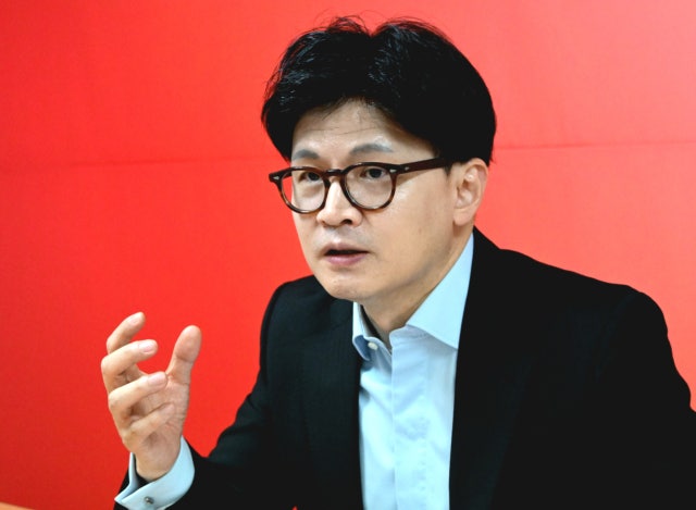 한동훈 "윤석열·김건희 뒷배로 호가호위한 <b>친윤구태</b> <b>청산</b>해야"
