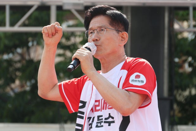 꿈쩍않는 이준석에 <b>단일화</b> 비관론 확산…국힘 "국민이 투표로 <b>단일화</b>"