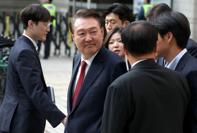 윤석열 "김문수에 힘 몰아달라"…전광훈 목사 <b>집회</b>에 메시지 보냈다