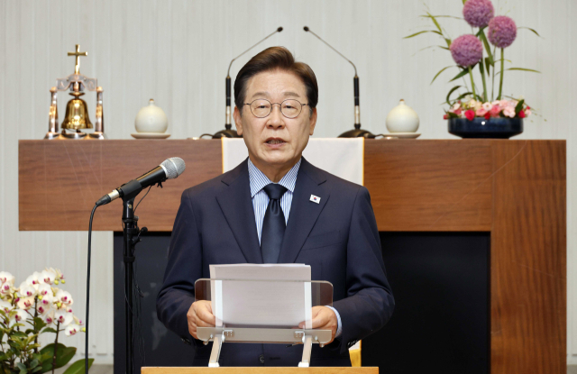 이재명 더불어민주당 대선 후보가 대선을 하루 앞둔 2일 경기 성남시 수정구 성남주민교회에서 기자회견을 하고 있다. 성남=오승현 기자