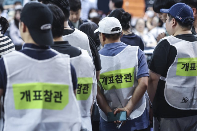 [속보] 경북부터 <b>개표</b> 시작…"자정께 당선자 윤곽 나올듯"