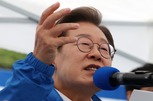 이재명 더불어민주당 대선후보가 유세에서 지지를 호소하는 연설을 하고 있다. 연합뉴스