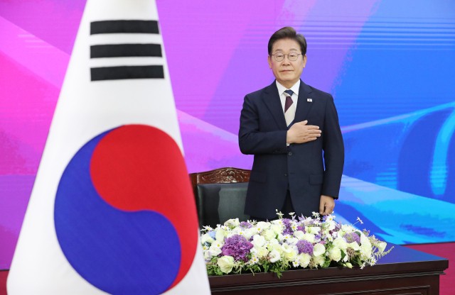 李대통령 공약 '<b>대법관 증원법</b>' 법사소위 <b>통과</b>…16명 늘려 30명
