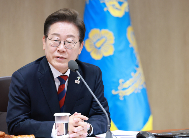 이재명 대통령이 5일 서울 용산 대통령실 청사에서 국무회의를 주재하고 있다. 연합뉴스