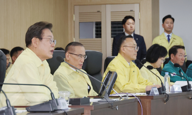 이재명 대통령이 5일 서울 용산 대통령실 청사 국가안전보장회의(NSC) 회의실에서 열린 안전치안점검회의에서 발언하고 있다. / 연합뉴스