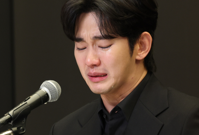 결국 '<b>국과수</b>'까지 가게 된 <b>김수현</b>-가세연 진실 공방…소속사 "사건의 ...