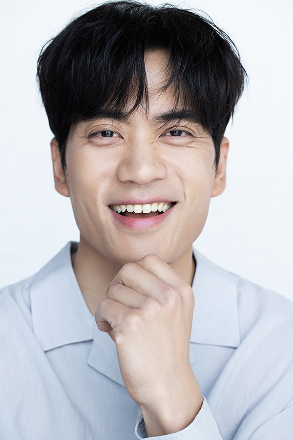 '신스틸러' <b>안창환</b>, <b>아이엠포텐</b>과 전속<b>계약</b>…이유진·이효정과 한솥밥