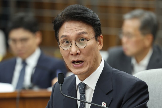 "장모에 손 벌려 2억"…<b>김민석</b> '<b>세비 외 수입</b>' 해명에 여야 시끌