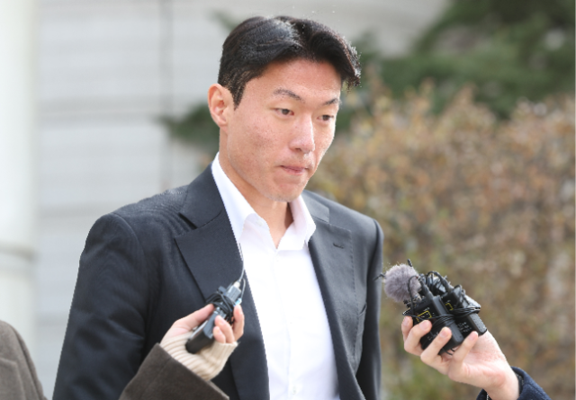 '<b>불법촬영</b>' <b>황의조</b>, 소속팀과 계약 2년 연장