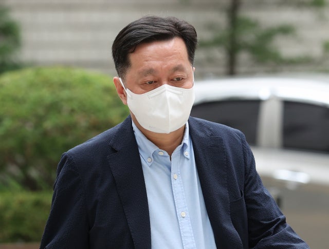 李 대통령 없는 <b>대장동 재판</b> 재개…<b>정진상</b> 측 “李 빠졌으니 <b>재판 중단</b>...