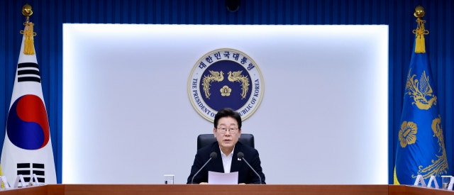 李 "국민이 중심"…<b>개헌</b> 가이드라인 꺼냈다