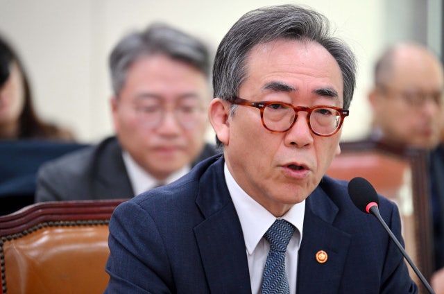 외교<b>장관</b>, <b>퇴임</b>하며 남긴 말…"국무위원 무거운 짐, 절대고독 절감"