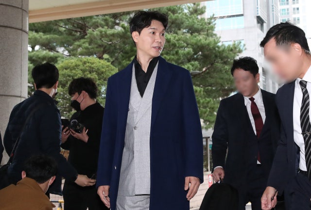 “죽고 싶을 만큼 참혹”…<b>박수홍 친형</b> 부부, 항소심 공판 ‘세 번째 연...