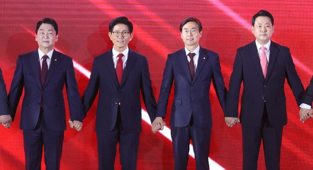 <b>김문수</b>, <b>안철수</b> 오찬 회동…<b>결선</b> 대비 찬탄과 연대할까