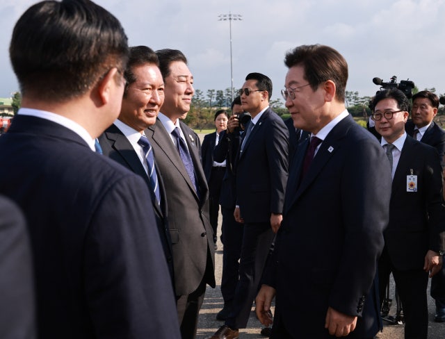 <b>정청래</b> "이재명 '<b>피스메이커</b>-<b>페이스메이커</b>'…참 똑똑"