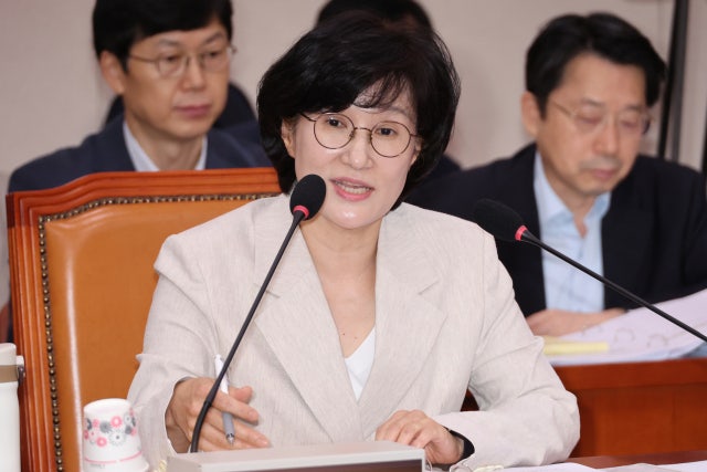 [속보] 국회 여가위, <b>원민경</b> 여성가족부 <b>장관</b> 후보자 인사<b>청문보고서</b> 채...