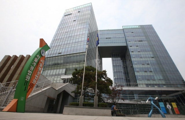 <b>공동주택</b> ‘<b>장애인 경사로</b>’ <b>미설치</b>한 GS건설… 법원 “하자 처분 정당...