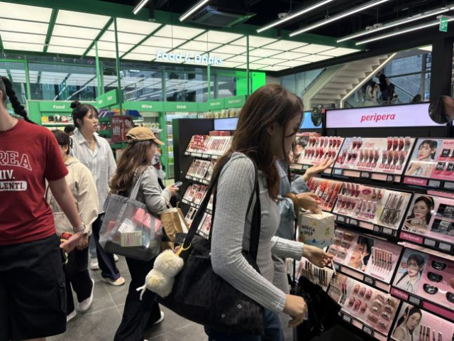 K-화장품 미쳤다! 수출액 또 역대 최고 찍었대!