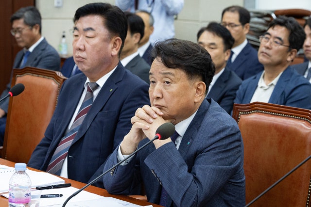 경찰, ‘<b>돈봉투</b> 수수 <b>의혹</b>’ <b>김영환</b> 충북<b>지사</b> 소환