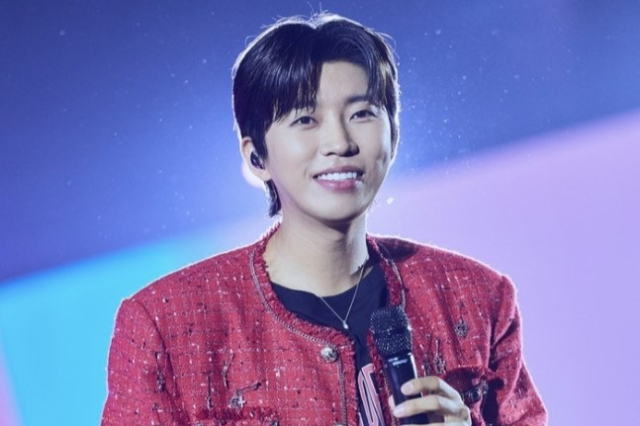 “찬란한 하늘빛 <b>감동</b>”…‘인천 <b>콘서트</b> 성료’ <b>임영웅</b>, 영웅시대와 함...