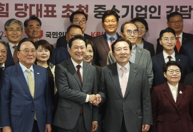 중소기업 만난 <b>장동혁</b>…"<b>노란봉투법</b>은 '악법 중 악법'"