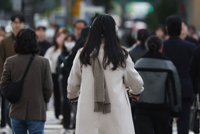 "출근길 <b>패딩</b> 챙기세요"…월요일 아침 기온 영하로 뚝