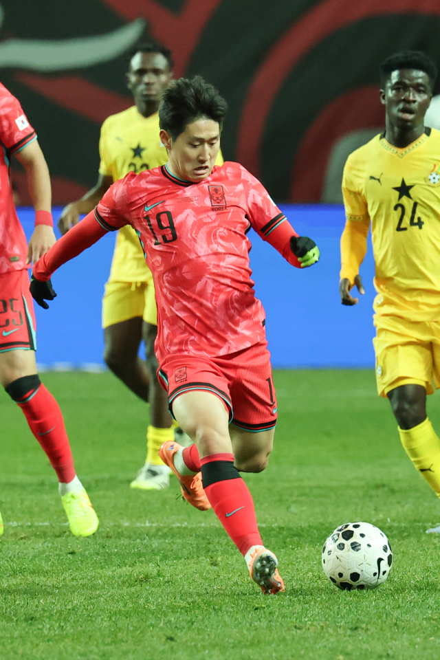 홍명보호 구한 <b>이강인</b>의 '왼발'…한국, 주전 대거 빠진 가나에 힘겨운 ...
