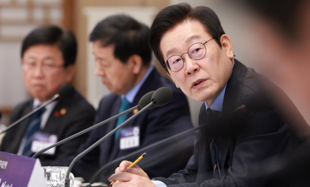 이재명 대통령이 10일 서울 용산 대통령실에서 열린 AI 시대의 K-반도체 비전과 육성 전략 보고회에서 발언하고 있다. 대통령실사진기자단