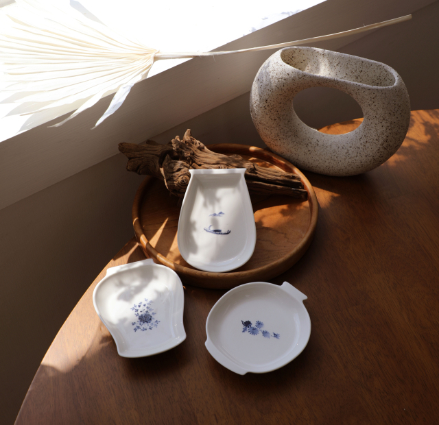 청화백자 접시 세트 /사진제공=국립박물관문화재단