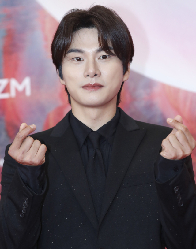 <b>이이경</b> 측 "'<b>놀면 뭐하니</b>?' <b>하차</b> 통보받은 날 유재석과 통화, 응원해줬...