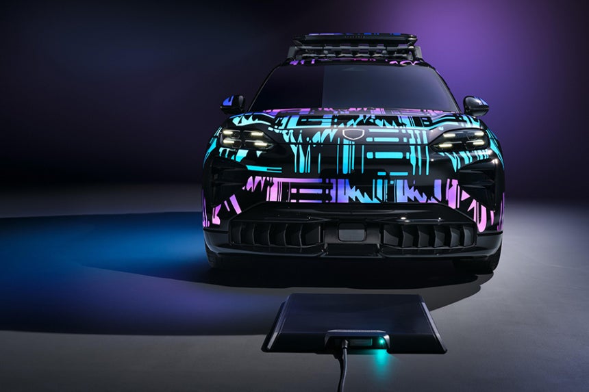 포르쉐의 '무선 충전 패드'