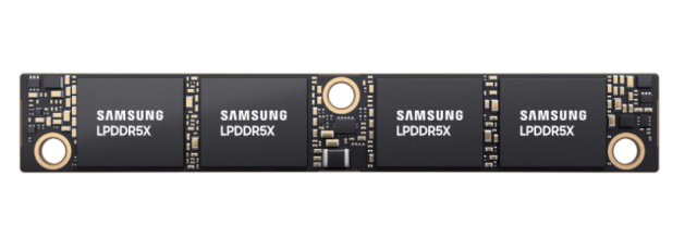 삼성전자의 인공지능(AI) 서버용 메모리 반도체 모듈인 소캠(SOCAMM)2.사진제공=삼성전자
