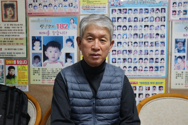 서울 청량리역에 위치한 전미찾모 사무실에서 만난 나주봉씨.김수호 기자