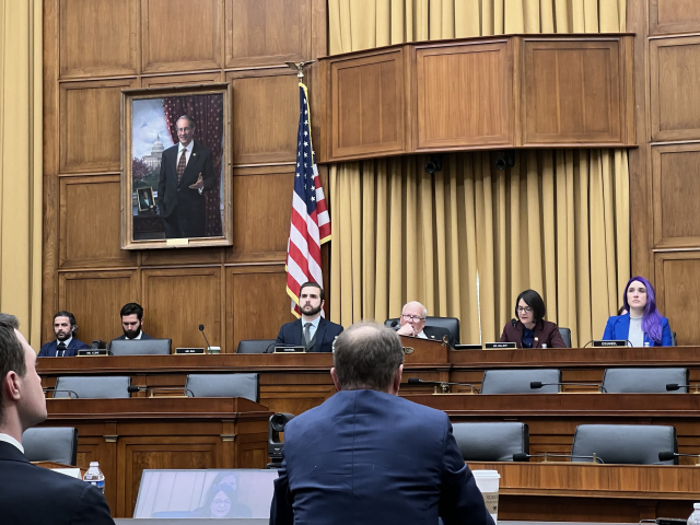 지난달 16일(현지 시간) 워싱턴DC 연방의회에서 열린 하원 법사위 산하 반독점소위 청문회에서 하원 의원들이 질의를 하고 있다.당시 청문회에서는 한국의 디지털 규제 움직임이 도마에 올랐다.이태규 특파원