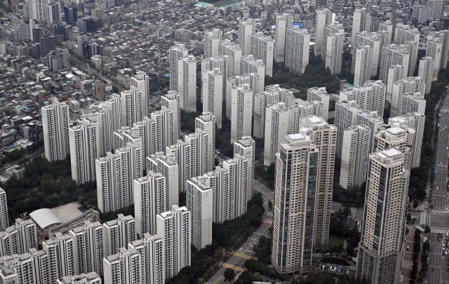 서울 송파구 잠실동 일대 아파트 단지들의 모습.조태형 기자