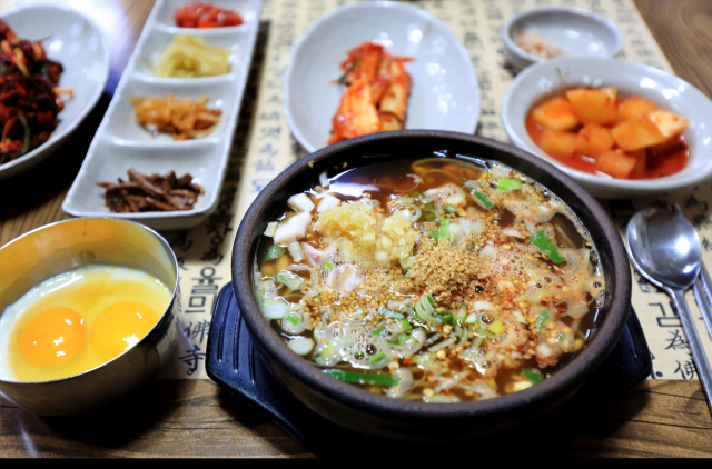 식당들 줄도산 위기? 인건비에 못 버티는 현실 ㄷㄷ