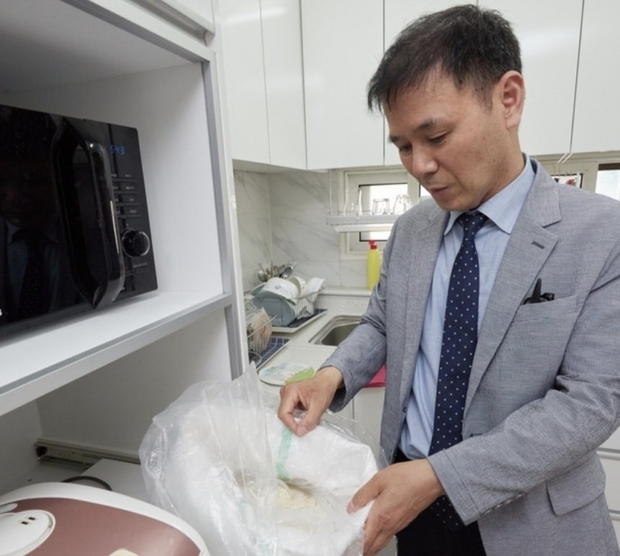 김창완 교감. 연합뉴스