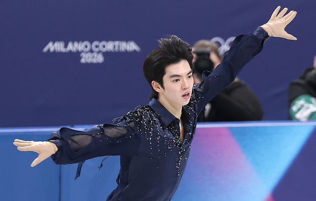 차준환이 10일(현지 시간) 이탈리아 밀라노 아이스스케이팅 아레나에서 열린 2026 밀라노·코르티나담페초 동계올림픽 남자 싱글 쇼트 프로그램에서 연기를 펼치고 있다. 뉴스1